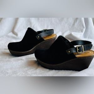 Born (boc) Suede platform wedge